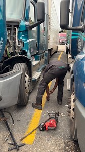 31K views · 274 reactions | You’re Watching a Master at Work Goldwire's 24-Hour Truck, Trailer, and Tire Repair Michelin #WeKeepAmericaMoving #MAGA #youbreakdownweshowup #Tires #fypシ | Dexter Goldwire Jr. | Facebook