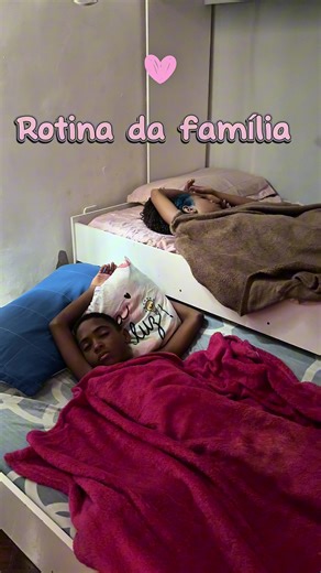 Os vídeos de Camila Borges (@camilaborgess) com DJ scratch 01_ reverse sound 01 - Icy Light