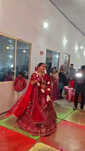 Newly married bride dance for flore #bridemaid #weddingcelebration #love #bridesmaids #viralwedding