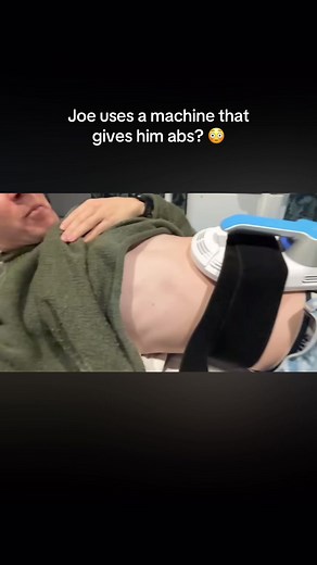 Joe Sugg Tries Innovative EMS Treatment for Abs