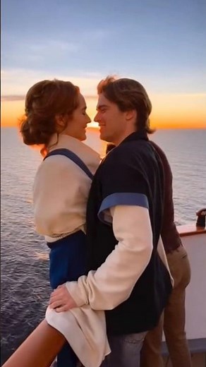 Titanic Jack & Rose Kissing Scene | Iconic Romantic Moment | True Love