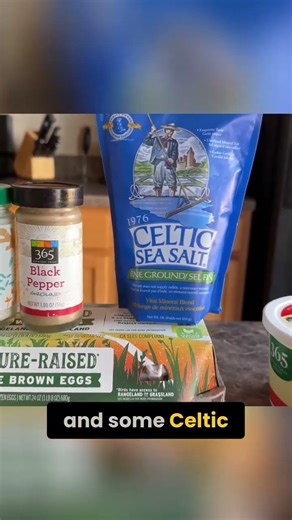 The BEST Keto Scrambled Eggs Hack! Add THIS 👀 #ketobreakfast #highproteinbreakfast #lowcarb