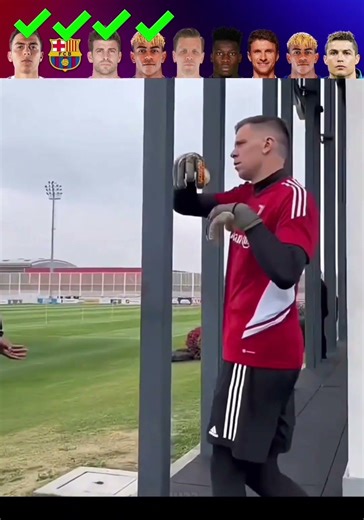 Footballers having fun🤪 + Ronaldo🥺