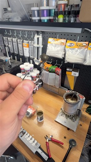 2.9K views · 709 reactions | How to make a shakey head jig in 25 seconds (uncut)! Pouring the new EWG Football Shakey Head Mold is easy as 1, 2, 3! What is your trailer of choice? 樂 • #whywedoit #imakemyowntackle #jigmaking #jig #bass #custommadetournamentgrade #diy #doitmolds #swimbait #fishing #custombaits #customtackle #airbrushing #crankbait #fishinglure #baitmaking #reels #trendingreels #instagram #viralvideos #viralpost #reelsinstagram | Do-It Molds | Facebook