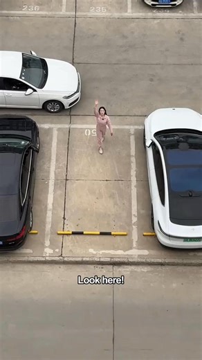 70K views · 1.6K reactions | Tutorial on reversing into a parking space #learncar #manual #mechanic #skills #tips #car #parking #carsafety | Louisa Hanna | Facebook