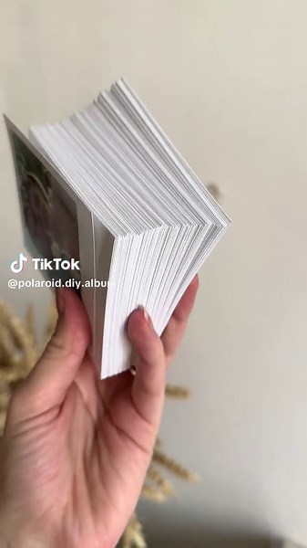 Друк фотографій у стилі Polaroid та альбоми