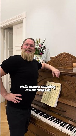 Nouseeko Suomen vahvimmalla miehellä piano kuinka helposti?😤💪 #imitaatio #comedy #vaikuttaja