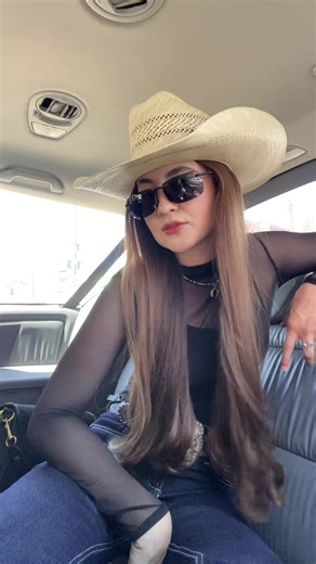 Videos de anaya_nahomi 𐚁 (@anaya_nahomi) con “sonido original - EMC music”