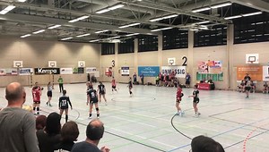Die Mädels der Red Sparrows HSG Freiburg triumphieren nach großem Kampf mit 25:24 über den VfL Waiblingen und fahren den zweiten Saisonsieg ein. 🤾🏼‍♀️ 🤾🏼‍♂️ Alle Handball-Ergebnisse vom Samstag: 🤾🏼‍♀️ 3. Liga Herren: TV Willstätt - HBW Balingen-Weilstetten 2 22:23 Südbadenliga Herren: HGW Hofweier - TV Oberkirch 28:21 SG Muggensturm/Kuppenheim - TuS Steißlingen 23:31 HC Hedos Elgersweier - SG Köndringen/Teningen 2 30:26 TV Herbolzheim - TuS Altenheim 24:28 SG Kappelwindeck/Steinbach - TuS