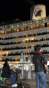 こんばんは！横浜港大さん橋国際客船ターミナルです🛳️本日2/15(日)入港の客船「ウエステルダム」は無事大さん橋を出港！出港を盛り上げてくれたのは🎺ディキシー・セプテットさん🎸皆さまご参加ありがとうございました！#大さん橋客船お見送りイベント 次回お見送りはツリーをご覧ください