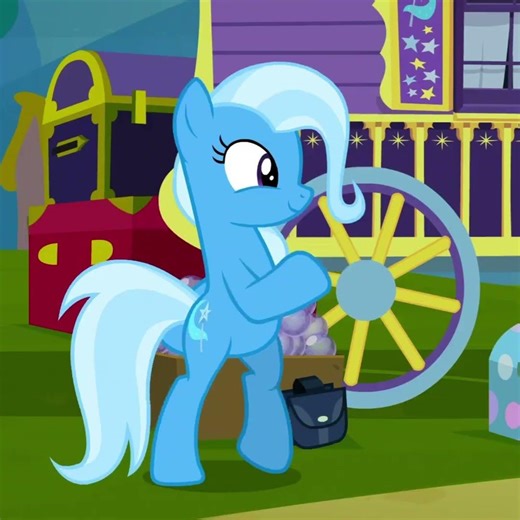 Trixie Lulamoon Moonwalk!!