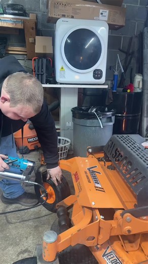 Battery operated powered grease tool #mechanic #tools #greasegun #lube | tools