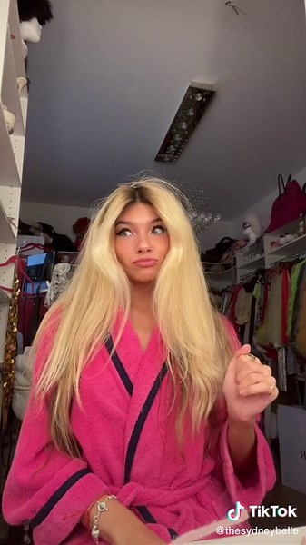 my little trick to get my bangs all flippy