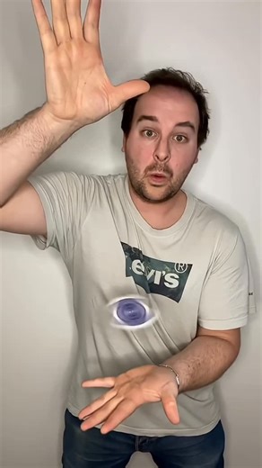 MAX MAGIC SECRETS on Instagram: "Card Floating Magic Trick 😱 #viral #trading #magic #trick #card"