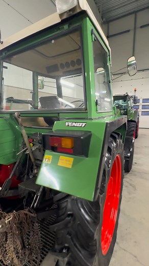 192K views · 2.4K reactions | Denne uka fikk vi inn ett flott eksemplar av en 40 år gammel Fendt 304. Denne skal vi ha til maskot i butikken, den har vert på samne bruk siden ny, godt ivaretatt og stelt. Vi takker kunde for hyggelig handel og ønsker han lykke til med ny traktor Ps denne er ikke til salgs. | Eiksenteret | Facebook
