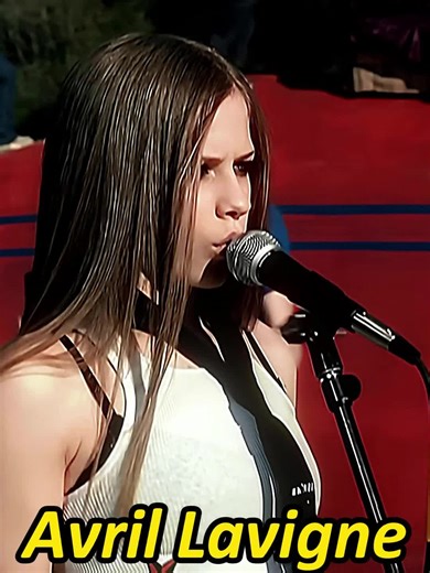 avril lavigne singing “complicated” live in 2002 #avrillavigne #avrillavigneedit #complicated #foryou