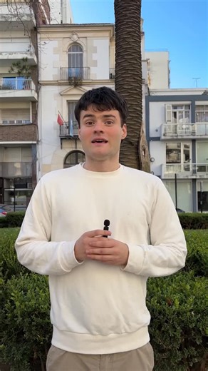 🎓💬 LA DEFENSORÍA DEL PUEBLO: TUS DERECHOS, TU VOZ 🗣️🤝 En este reel te mostramos para qué sirve la Defensoría del Pueblo y cómo trabaja para acompañar y orientar a la ciudadanía. 📽️ El material fue realizado por estudiantes de Comunicación Social de la UNR, en el marco de sus Prácticas Profesionales en la institución, a partir del convenio entre la Defensoría del Pueblo y la Facultad de Ciencia Política y RRII. #DefensoríaDelPueblo #TusDerechosTuVoz #ComunicarEsDefender #UNR #PrácticasProfes