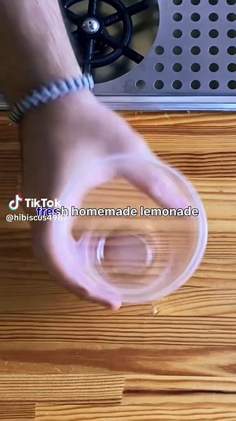 fresh homemade lemonade 🍋🍋#lemonade #summer #hibiscus