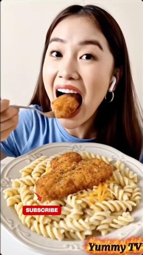 Ultimate Mac & Cheese topped with Crunchy Fried Chicken. #shorts