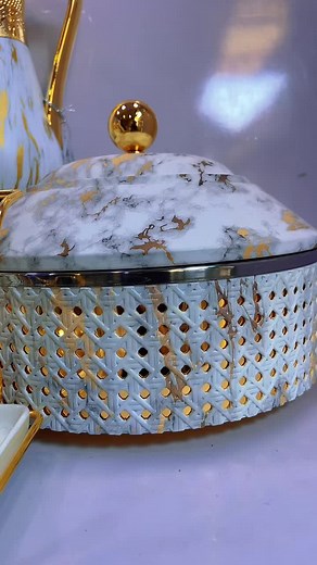 Elegant Marble-Patterned Kitchenware Set