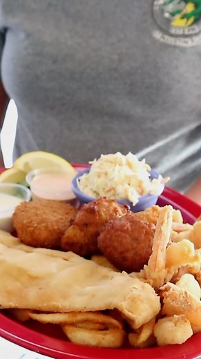 Hungry for lunch? The Florida Cracker Cafe offers several delicious menu items, including fresh salads, tasty burgers, local seafood, and more 🥗🍔🍤 Visit www.floridacrackercafe.com to explore our current menu or join us for a meal at 81 St. George Street! | Florida Cracker Cafe