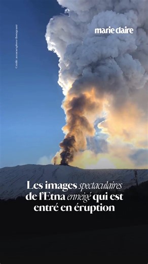 L’Etna s’éveille sous la neige et offre un spectacle unique ! Le plus grand volcan actif d’Europe révèle toute sa puissance en ce début d’hiver, avec des jets de lave vertigineux et des coulées impressionnantes sur ses flancs enneigés. Skieurs et visiteurs des alentours ont pu admirer ce contraste saisissant entre feu et neige, un moment rare où la nature se dévoile dans toute sa beauté. Crédit : accuraexplorer (Instagram) | Marie Claire France