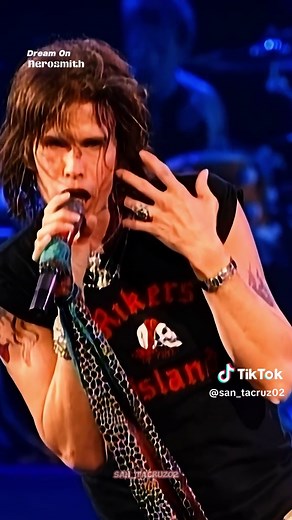 Aerosmith Live Performance of 'Dream On' (2004) | Steven Tyler Rock Concert