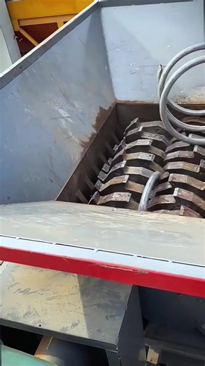 Efficient Recycling with Innovative Shredder Machine