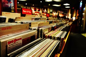 La industria musical: de los discos de oro a las descargas digitales | VENTURA