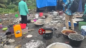 Yesterday’s decongestion exercise in Tarkwa left me with a heaviness I’m still carrying today. There was a particular moment… hmm, even remembering it makes my chest tighten. I stood there watching, and honestly, my heart just broke. The food so many innocent people—especially foreigners who don’t know any better—buy with smiles on their faces… if only they saw what I saw. Herh! The place where that food is prepared? It wasn’t just unhygienic; it was heartbreaking. You could feel the neglect in 