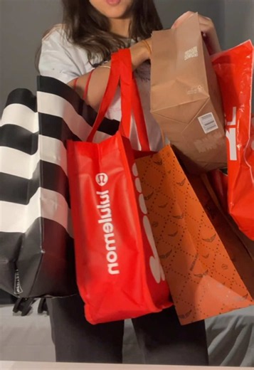 madrid shopping haul 🛍️🛍️ #haul #shopping #fyp #outfit #makeup @Diorbeauty @SEPHORA España @Kosas @Color Wow Spain @KAYALI @lululemon @Zadig&Voltaire @Intimissimi