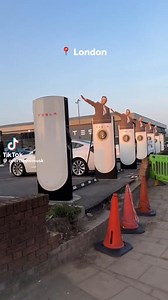 1M views · 65K reactions | Meanwhile in London… | Rachel Hurley | Facebook