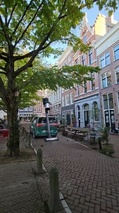 57K views · 10K reactions | WOW! Samsung Bespoke Jet curăță străzile de gunoi. Să fie curat! | Samsung | Facebook