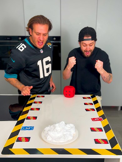 Exciting Internet Dice Game with Woody and Kleiny