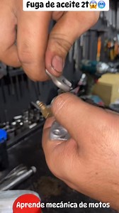 329K views · 7.2K reactions | Cómo arreglar bomba de 2t fuga de aceite solo con un orín-g de 500 pesos✅ #PolloMotos | Aprende mecanica de motos | Facebook