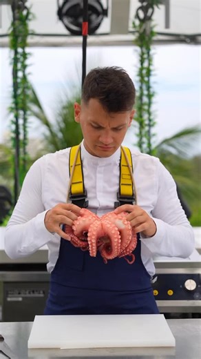 13 reactions |  Octopus in Green Curry – A Sky-High Culinary...
