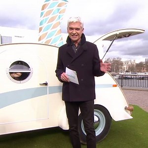 Holly Willoughby didn't think much of the in-caravan entertainment! 😁 | This Morning