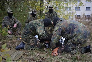 Specially trained dogs heading to the front line in Ukraine