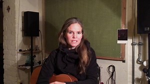 5.3K views · 123 reactions | Die 'Kleingeldprinzessin' Dota ist eine Allrounderin wie viele unserer Aktivist*innen: Medizinerin, Sängerin, aufgeweckte Bürgerin. In einem ihrer Lieder empört sie sich darüber, dass das Mittelmeer zum Massengrab wird: "Das liegt möglicherweise im Kern des Problems: Es gibt Grenzen." Hier ist ihr Aufruf an eine Zivilgesellschaft, der Menschenrechte nicht egal sind: Spendet für Sea-Watch! #SafePassage #NoBordersNavy #DontFundViolence | Sea-Watch | Facebook