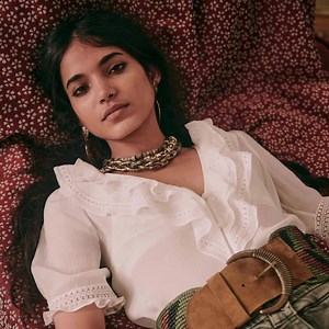 NEW COLLECTION ONLINE! Born in Paris, Sézane creates perfectly cut pieces with a vintage touch, inspired & made for all women. Discover our new Holiday Collection on the Sézane app. PS: Free express delivery to the US & returns, as always, are on us ;) | Sézane