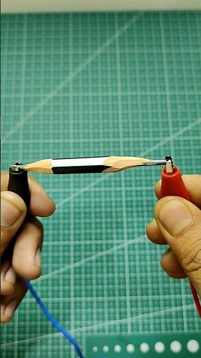 9v Battery connecte to graphite #experiment #electronic