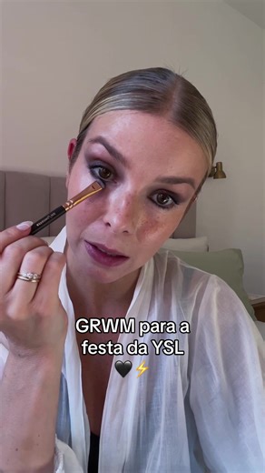 Preparação para evento pós parto - Maquilhagem dramática em tons pretos