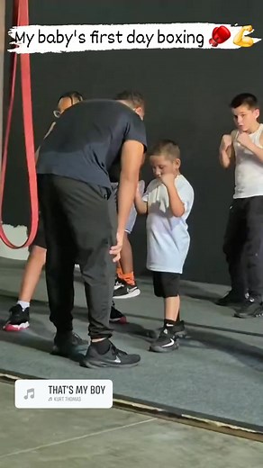 My baby's first day boxing 🥊♥️ | HC Signs