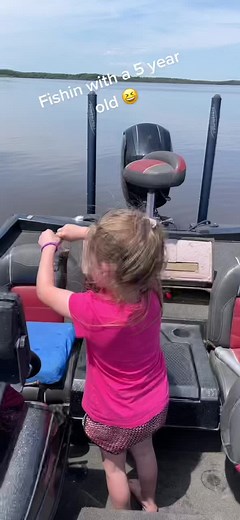My new fishin buddy !#oklahoma #daddysgirl #crappiefishing #toddhuckabeerods