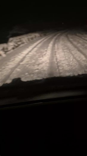 #vanlife #travel #hikingadventures #snow #fyy