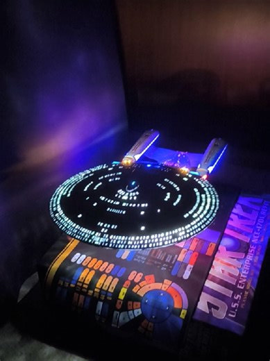 U.S.S. Enterprise 1701D Model Building Guide