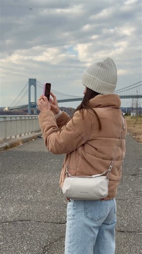 Irina on Instagram: "my new favorite tech bag💕 super compact but mighty! @pgytechglobal ✨Link in bio. Code IRINAA10 for 10% off✨ #techbag #tech #techgear"