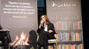 Velletri, Francesca Neri al teatro Tognazzi parla del suo libro "Come Carne Viva"