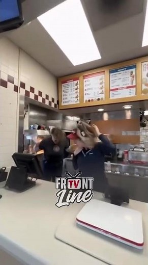 Wendy’s worker had a MELTDOWN 😳 | #frontlinetv