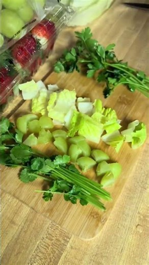 Cute mini charcuterie board for Manchas 😊 #bunny #cute #charcuterieboard #delicious #spring #shorts